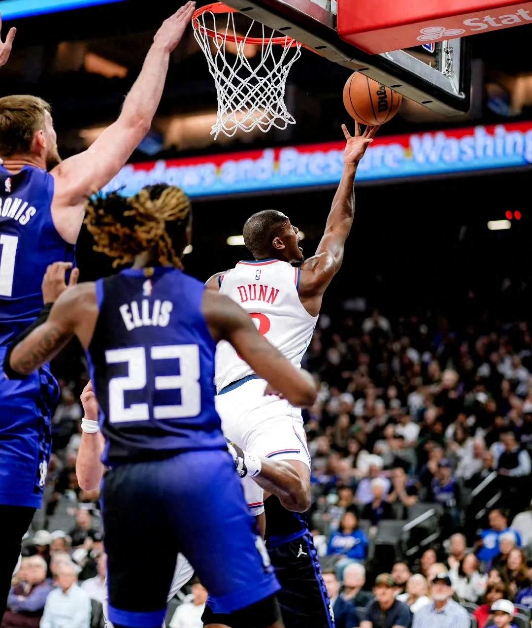 关于北京首钢发布备战花絮，关键时刻内部沟通，NBA季后赛任务艰巨，年轻球员得到机会的信息球速体育