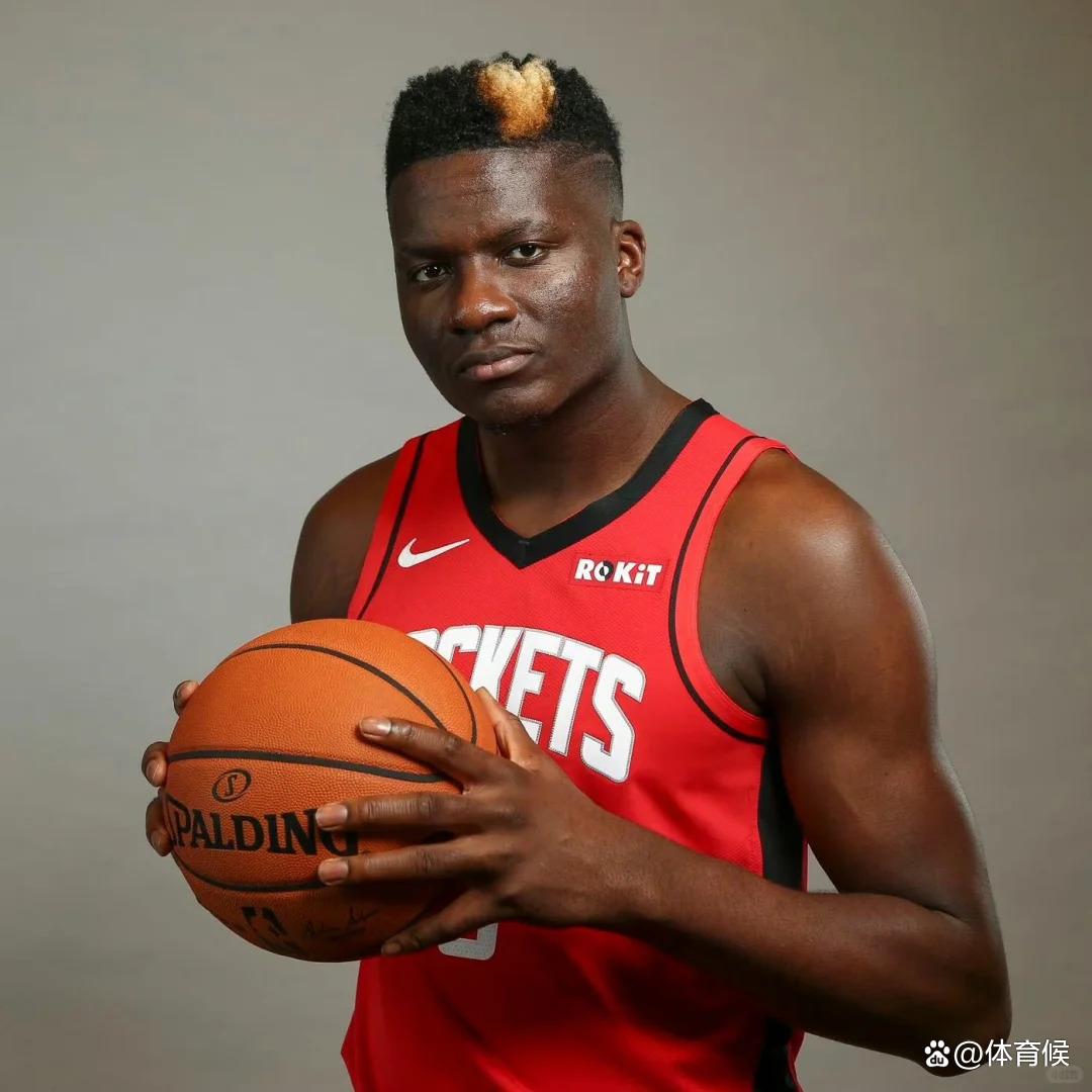 包含社区盾今晚走向成谜，休斯敦火箭战术微调，震撼外界，团队化学反应显著的词条