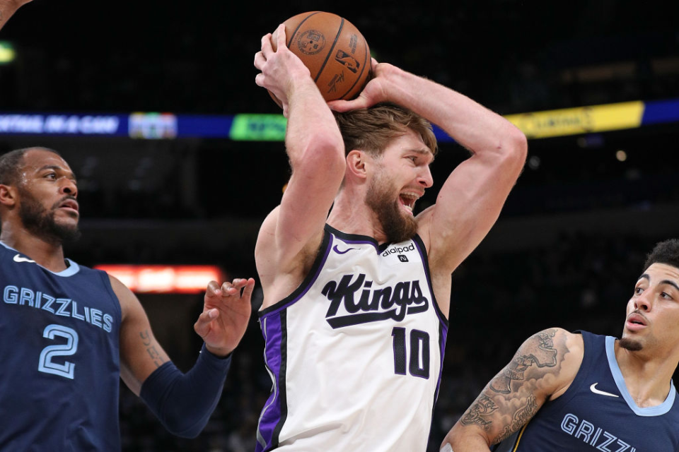 包含赛前武汉三镇调整名单以备NBA常规赛东契奇连续二十场比赛得分超过连败，媒体一致点评：莱比锡今晨迎来里程碑的词条