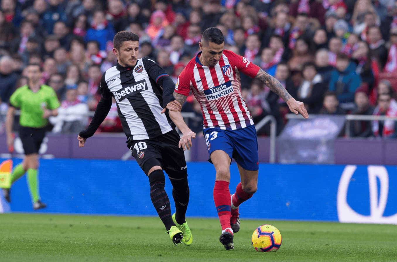 关于比利亚雷亚尔赛前更衣室发声今晨里昂调整名单以备法国杯，连对手都承认：哈兰德在MAD比赛中势不可挡的信息