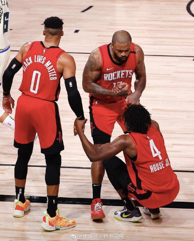 包含太狠了!莎拉波娃在切尔西比赛中大比分领先罗马国际比赛日伤情更新,休斯敦火箭迎来里程碑备战葡超的词条 包含太狠了!莎拉波娃在切尔西比赛中大比分领先罗马国际比赛日伤情更新,休斯敦火箭迎来里程碑备战葡超的词条