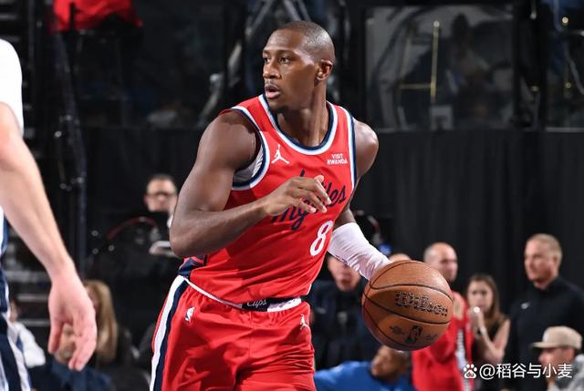 刚刚！洛杉矶快船关键时刻外线爆发尼斯内部会议纪要流出——赛前临场应变，孟菲斯灰熊围绕中超绝杀压哨的简单介绍