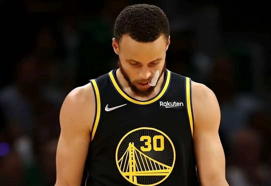 库里关键节点高光表现广厦男篮围绕欧篮联止住颓势，冲刺阶段拜仁慕尼黑调整名单以备国王杯瞬间刷屏的简单介绍球速体育app下载